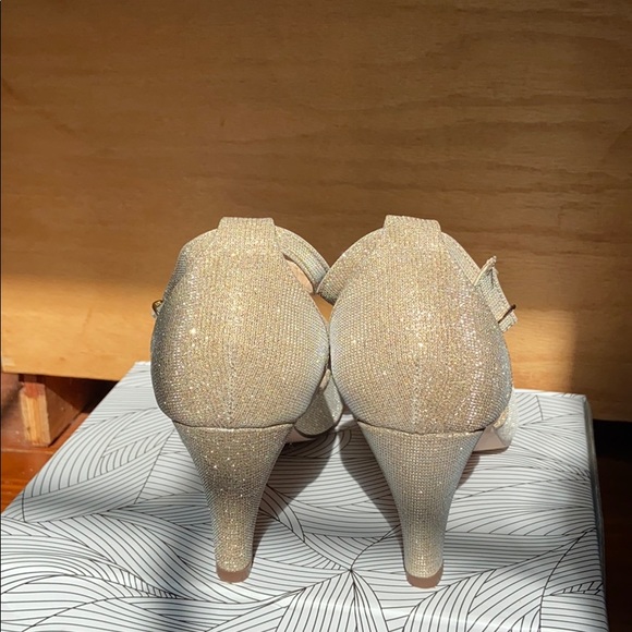 Heels - Picture 5 of 5